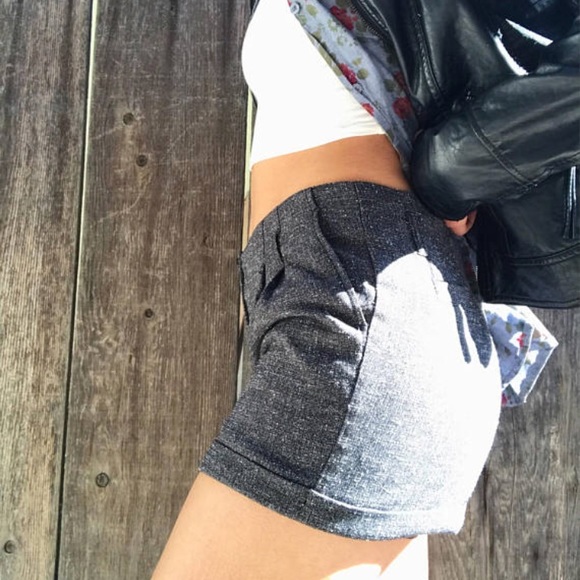 Loose Grainy Gray Shorts - Picture 4 of 5